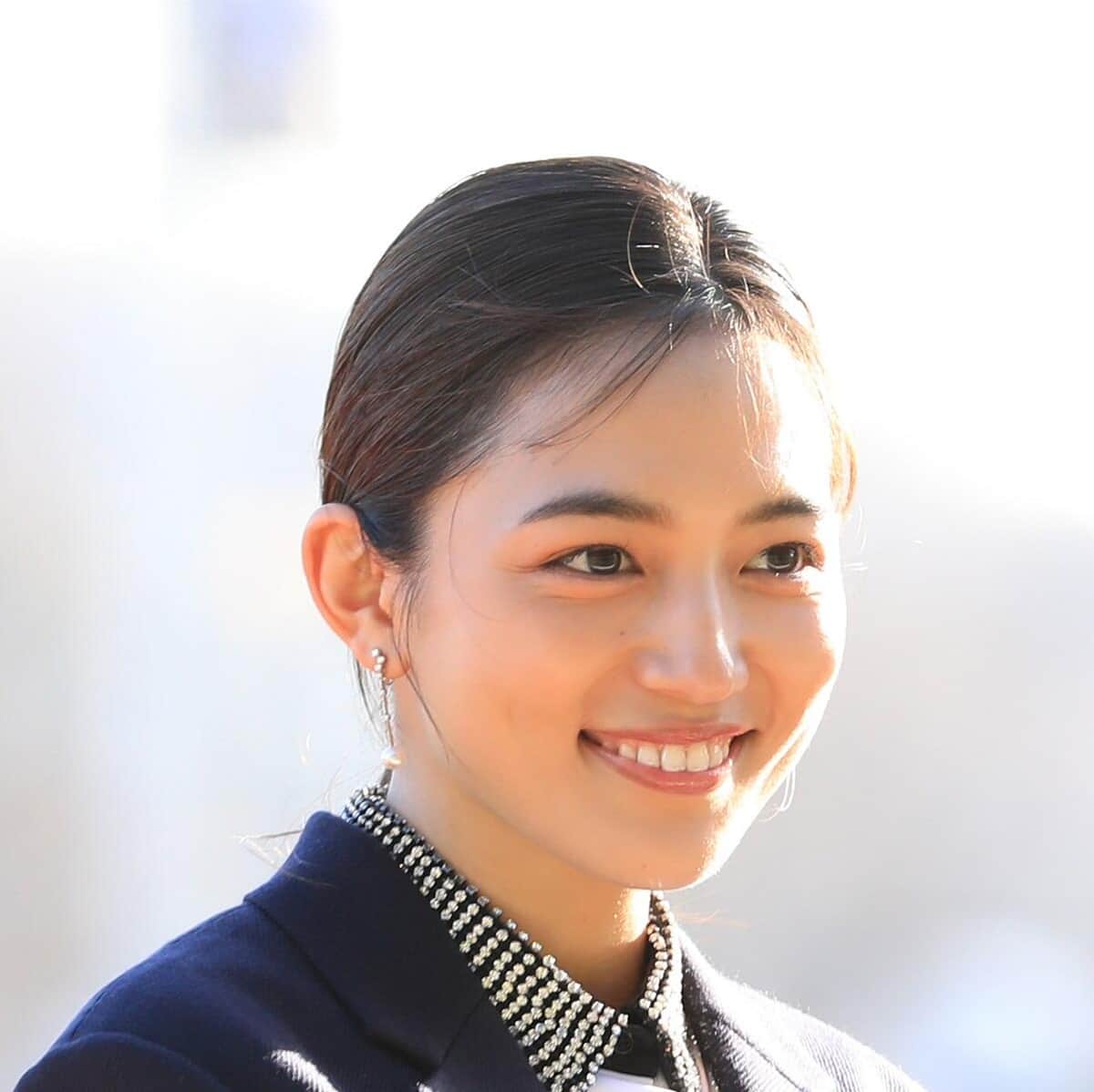 川口春奈の「画伯っぷり」に反響　ゾウを描いたつもりが...衝撃クオリティにスタッフ爆笑