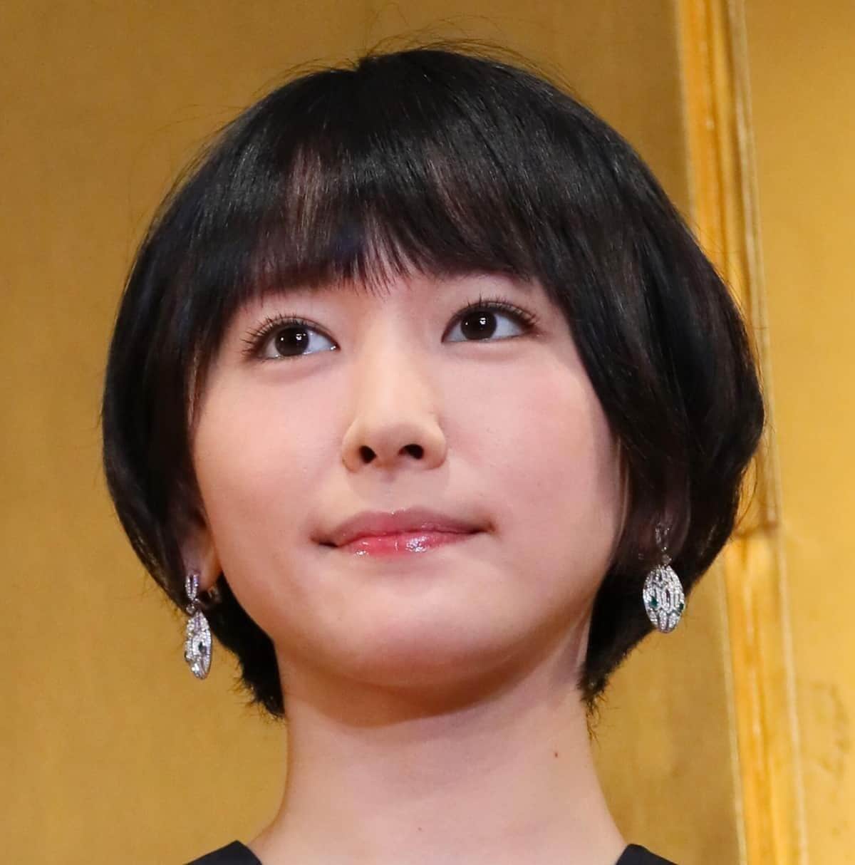 八重・新垣結衣への言動が「怖すぎる」　鎌倉殿の13人、亀の「寝床見せつけマウント」に視聴者騒然
