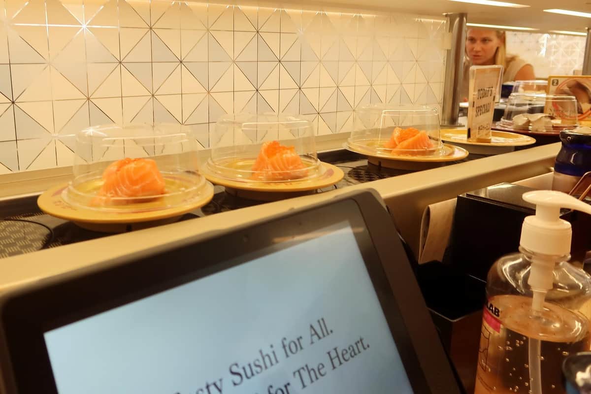 「スシロー」店内の様子も日本とそっくり