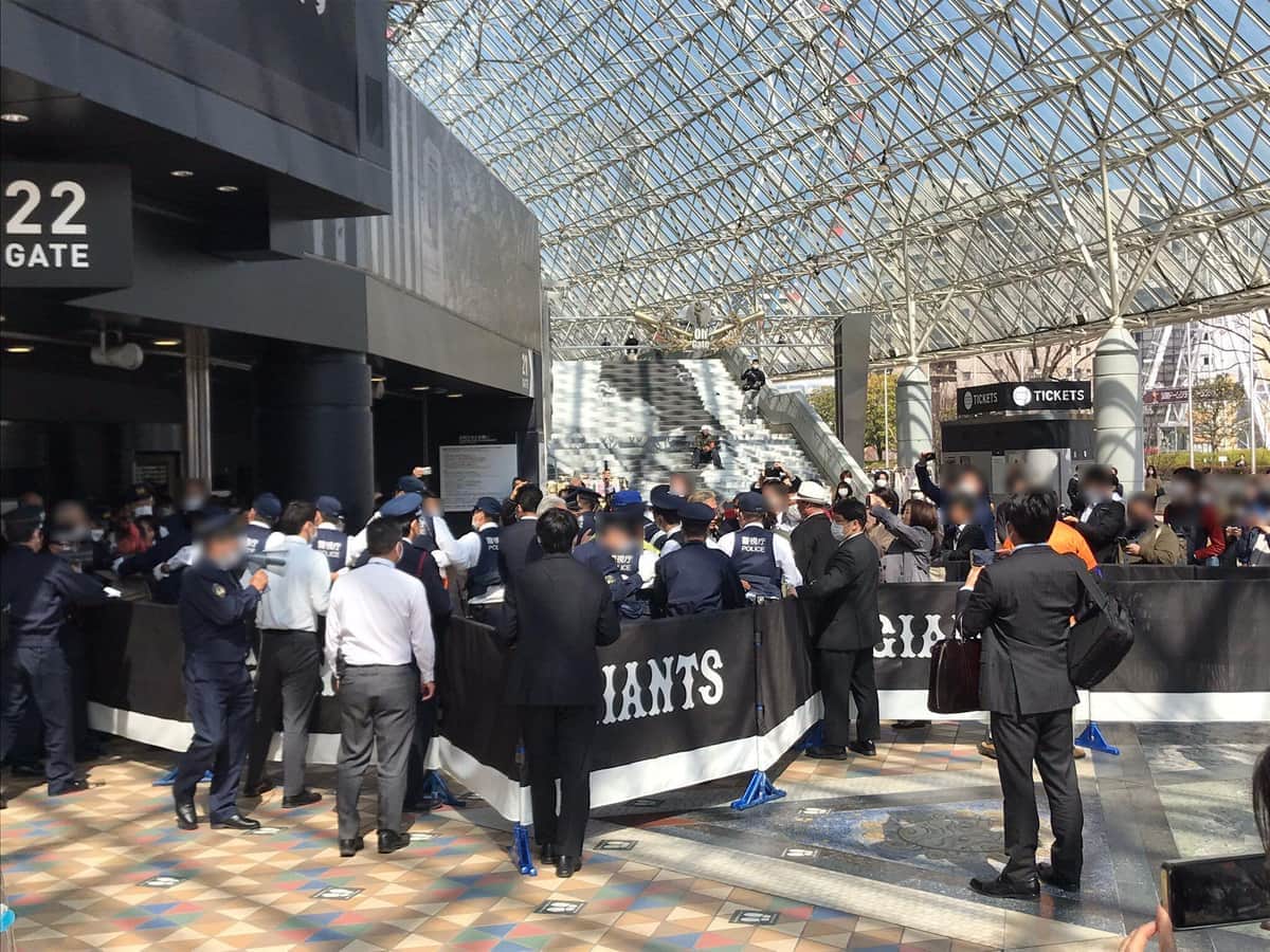 「完全に一線を超えています」反ワクチン団体、東京ドームで妨害活動　都などは被害届提出も視野に対応へ
