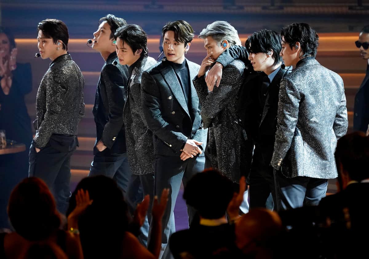 グラミーVTRでヘイト編集？BTSファン激怒　口元からウイルス状CG、「#StopAsianHate」抗議運動に 