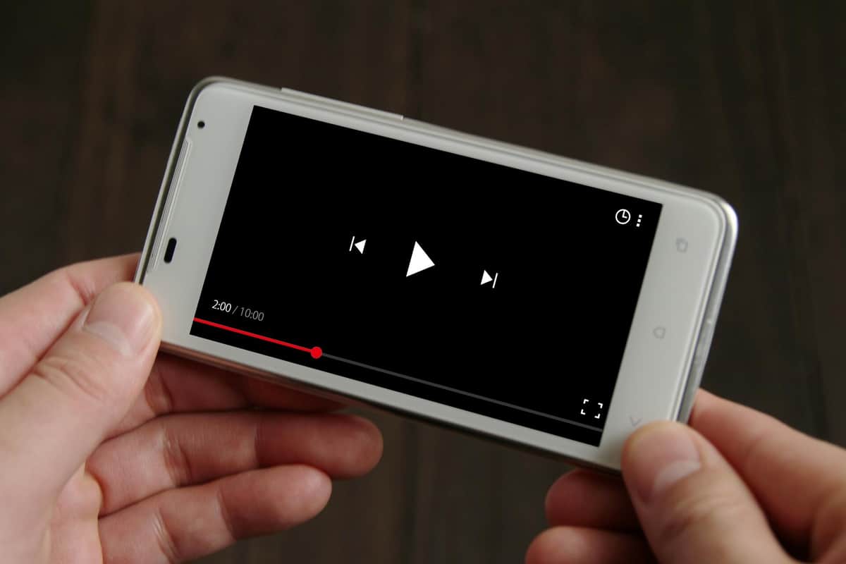 大人気YouTuberの父、「ネットナンパ」暴露され謝罪　「娘と一緒な名前の人と浮気してしまった」