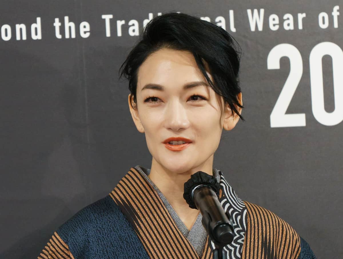 冨永愛の腹筋が「美しい」「最高に素敵です」　5万いいねギャル風姿に思わぬ注目