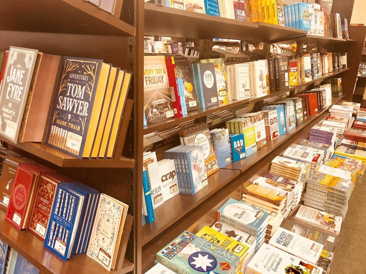 街の書店はなぜ潰れ続けるのか　SNS議論に見る「Amazonのせい」だけじゃない切実事情