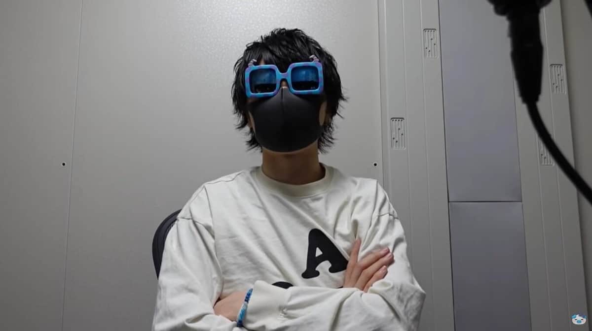 ファンの写真撮影断ったら...後ろから盗撮　人気YouTuber、被害受けブチギレ「やめろよマジで」