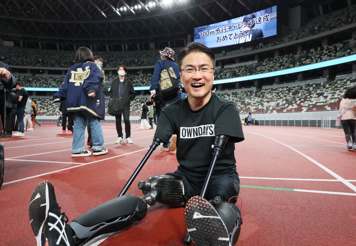 「やれる範囲のことを無理せずやってたんじゃ、ひとの心なんて動かせねえんだよ」――乙武洋匡氏「義足で117m歩行」を支えた大物歌手の言葉