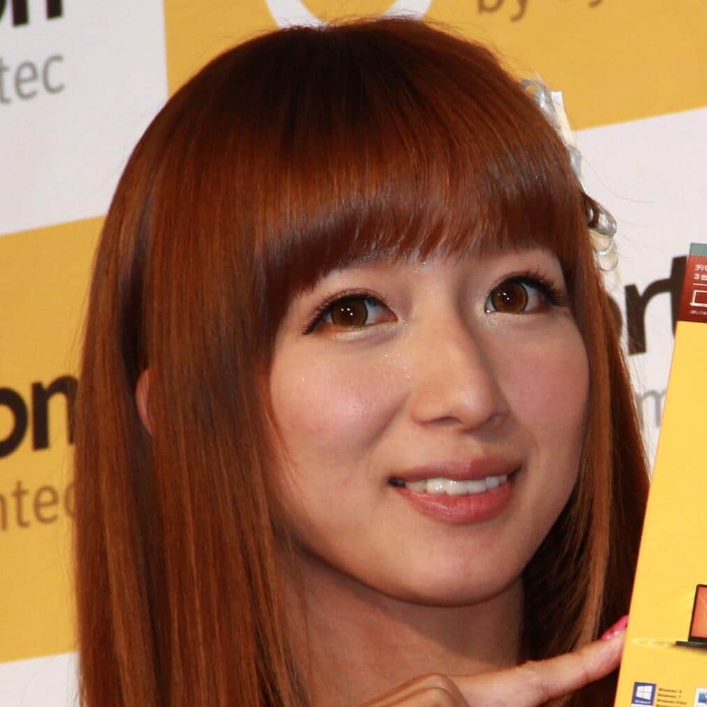 辻希美、ロング髪をバッサリ→くびれボブに　劇的イメチェンに反響「似合ってて可愛い〜！」