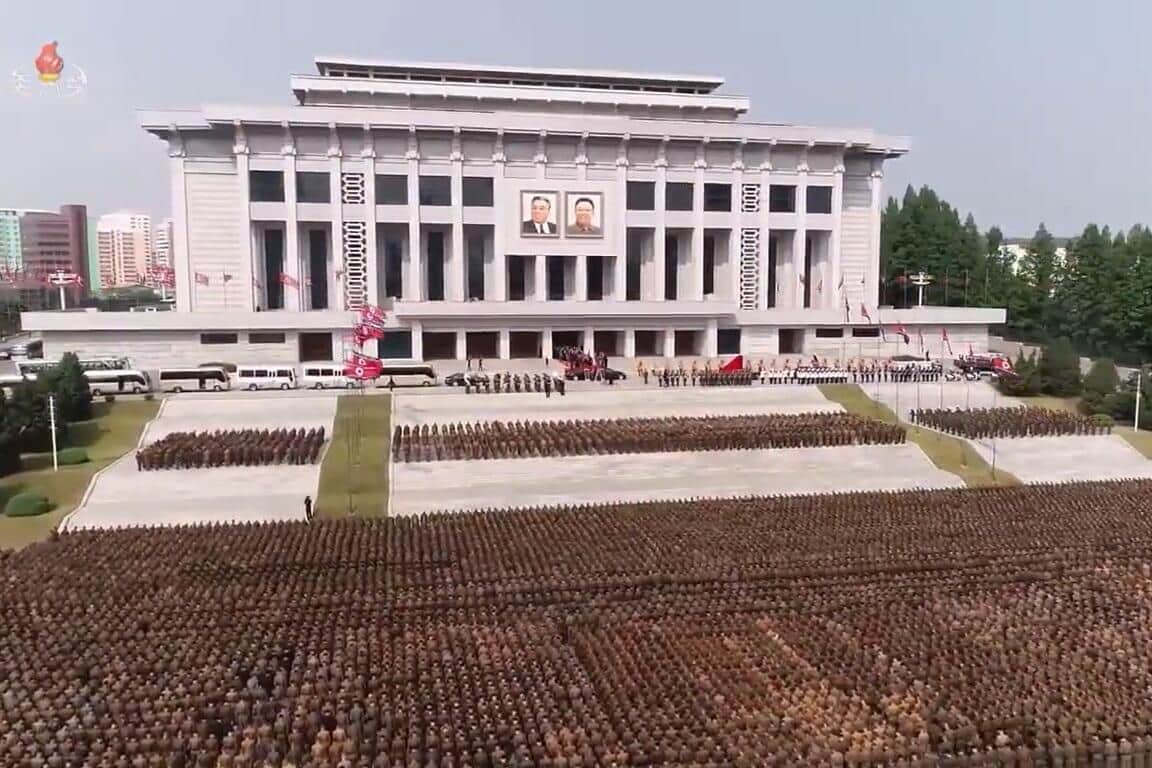 感染爆発なのに密状態　北朝鮮がコロナ対策よりも「豪華国葬」を優先した事情とは