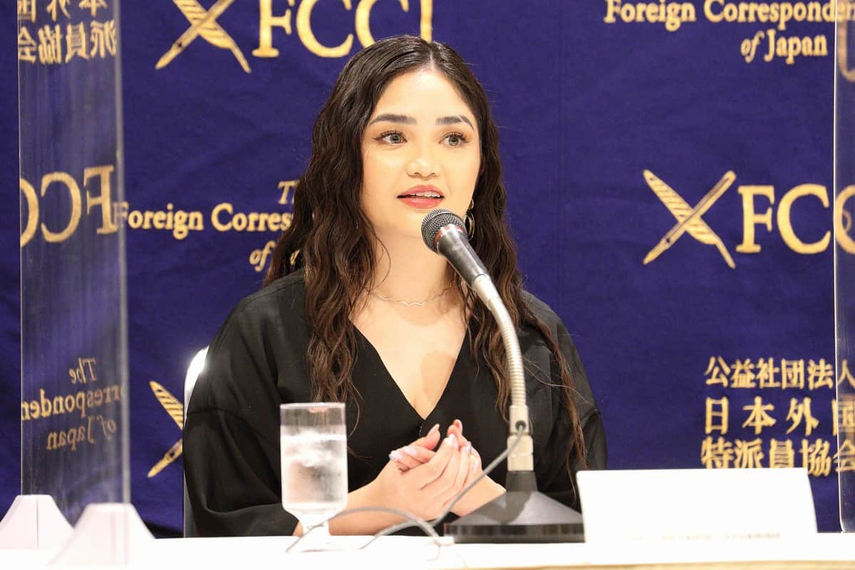 ステファニー・アリアンさん。作品では「プラン 75」関連施設で働く役柄だ