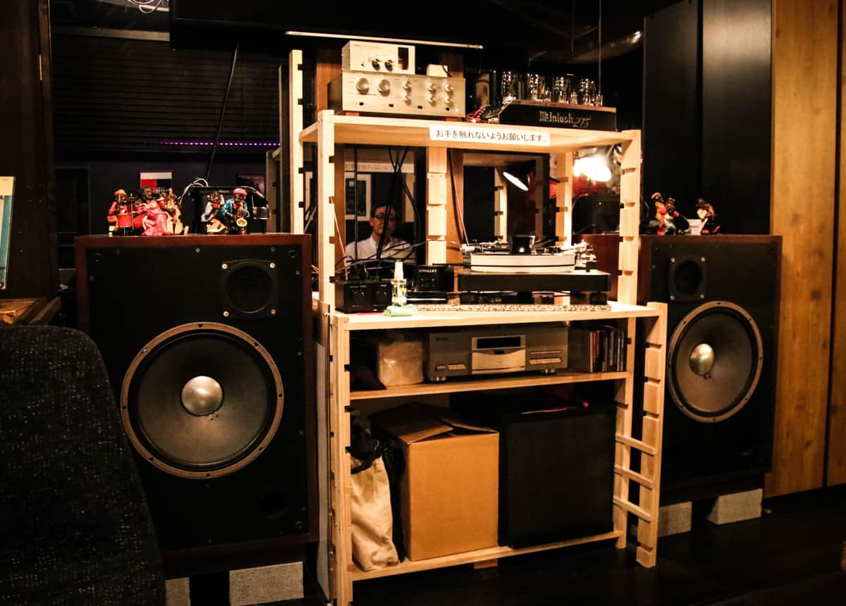シャルマンのものと同等の音響機材がそろう