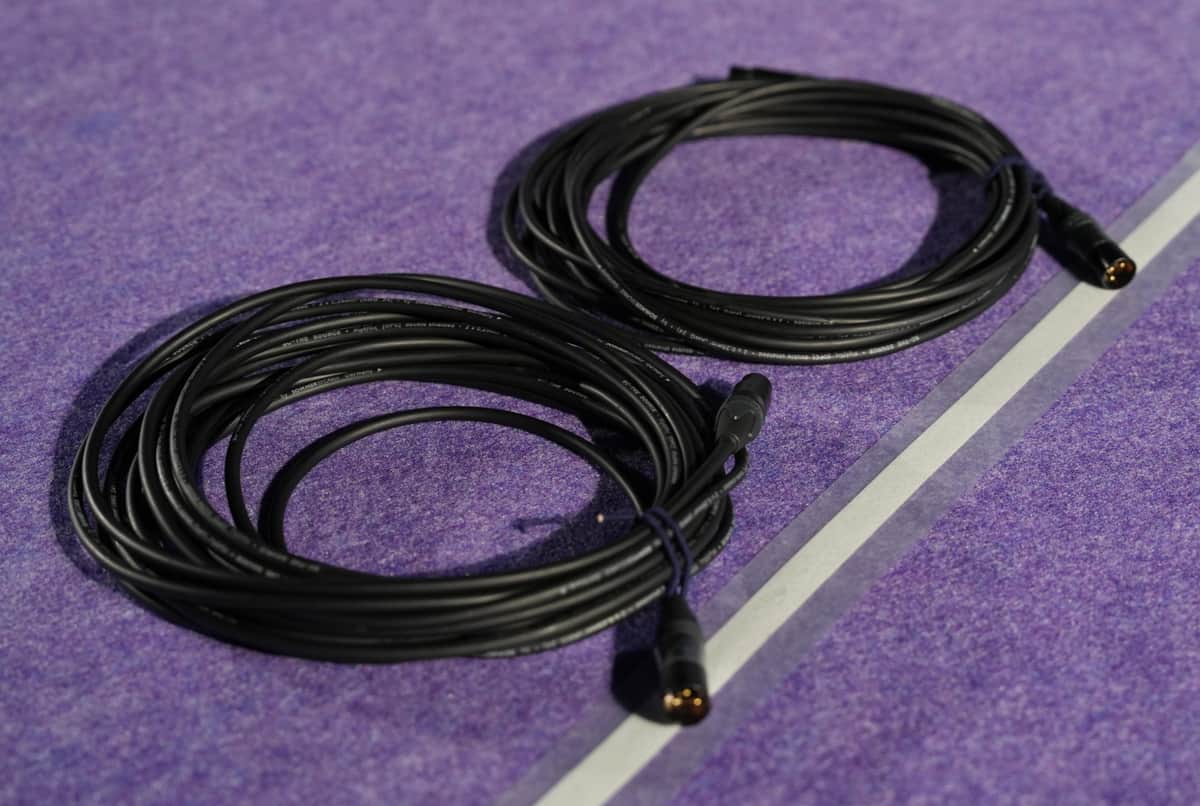 「8の字巻き」の見本（写真提供：一般社団法人日本音響家協会）