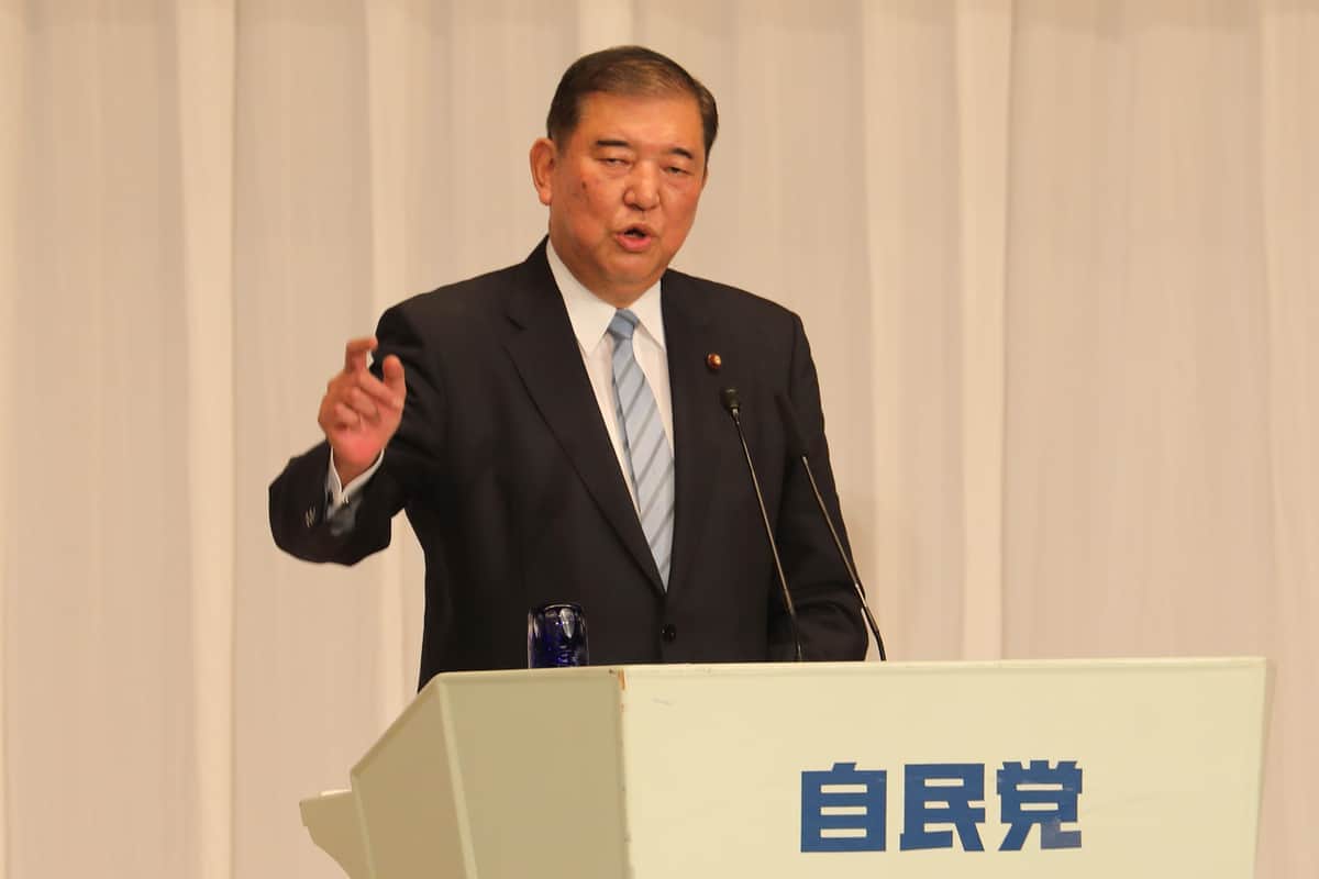 石破茂氏、秘書の「使用済み」マスクなぜ使用？　SNSで動画拡散、事務所「平常心でなかった」