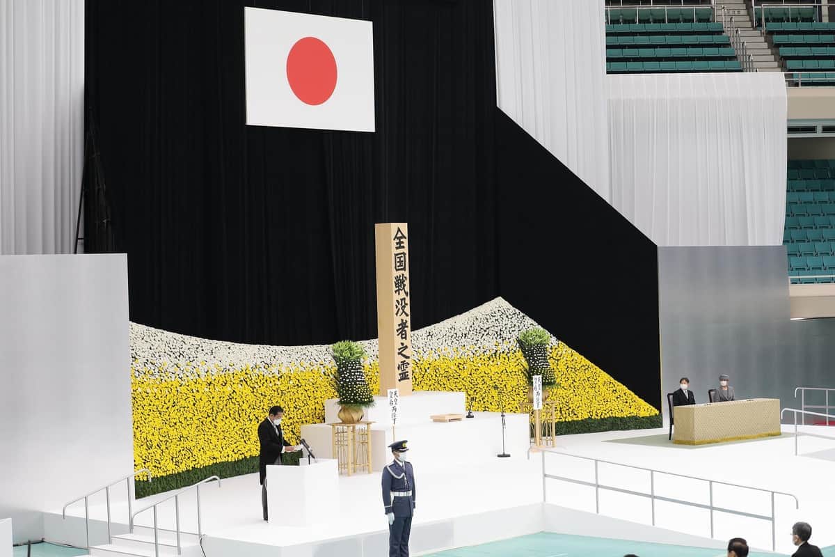 戦没者追悼式の式辞「岸田カラー」見えた？　「にじませた」「見えない中身」割れた新聞評価