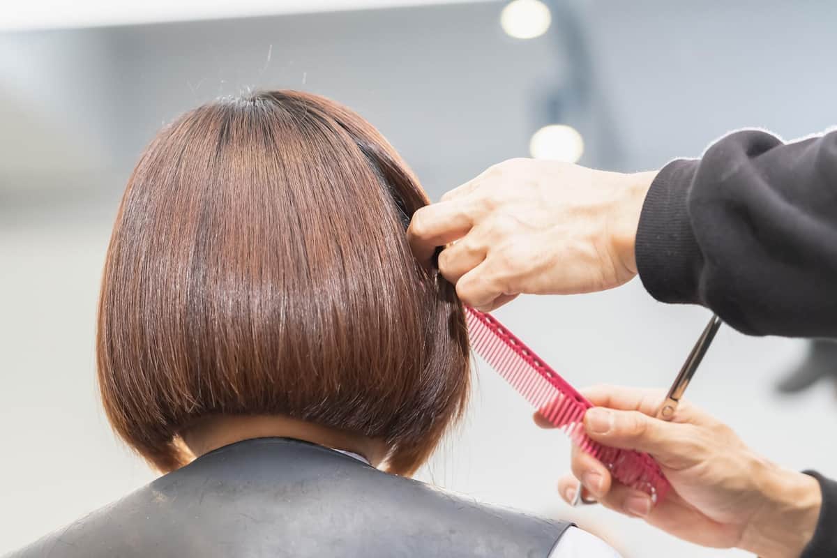 カット中の会話が苦手...なぜ多い？　美容師も対応苦慮、「会話なしプラン」導入する店も