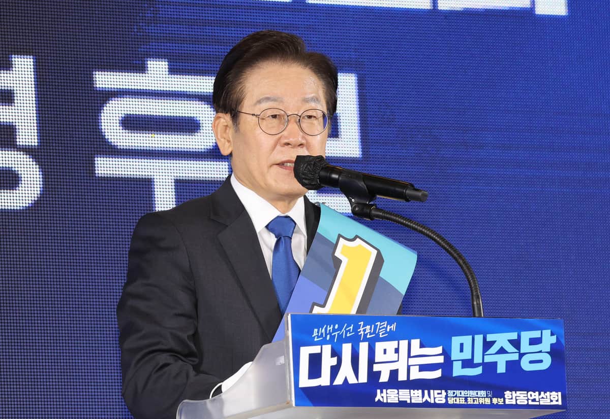 韓国の最大野党「共に民主党」代表に選ばれた李在明氏。現時点で日韓関係の優先度は高くない（写真：YONHAP NEWS/アフロ）