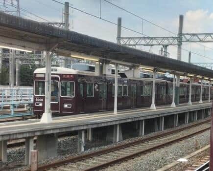隣の桂駅に止まっていた試運転の電車（写真は、ほりかわまるたまち＠hori_go_r1さん提供）