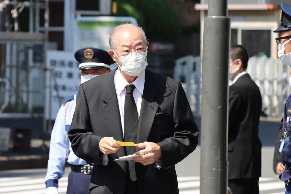 参列した張本勲さん