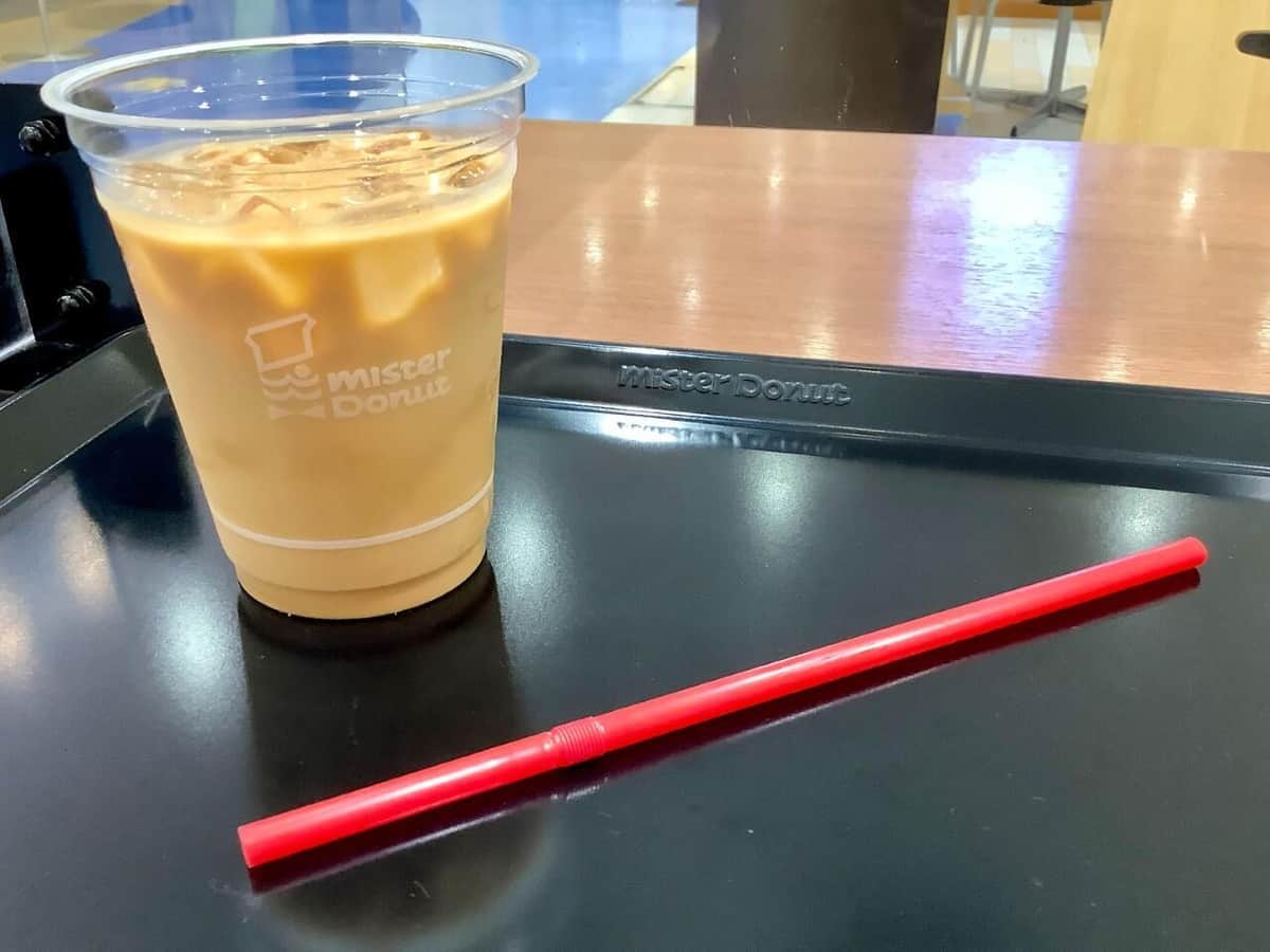 ミスタードーナツは紙製ストローの提供を取りやめた