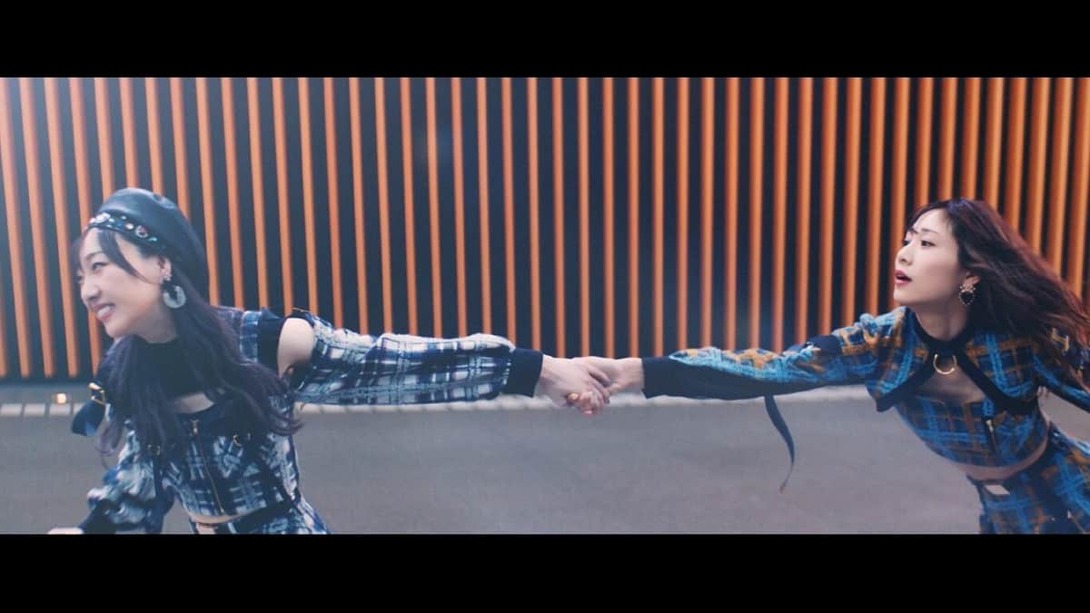 SKE48の新曲「絶対インスピレーション」のMVの一場面。ダンスで「世代交代」を表現した（c）AEI