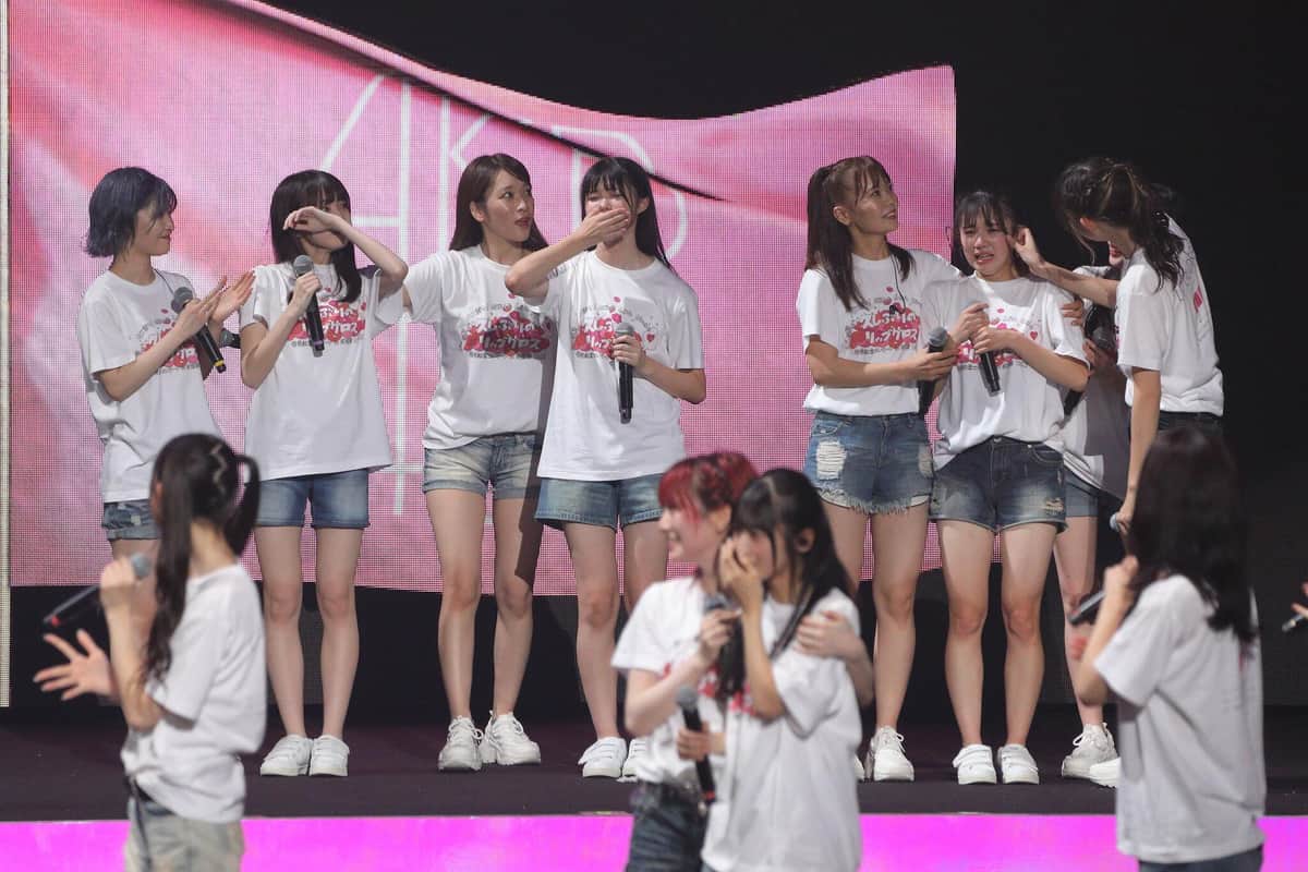 突然の発表にショック、涙を流すメンバーも...　AKB48「9か月で新オーディション」は異例なのか
