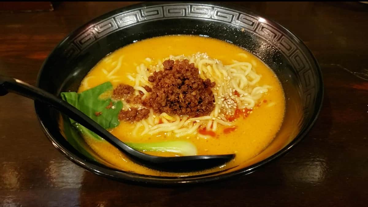 客のスーツに担々麺がドバッ...大失態もまさかの対応　SNS反響「接客業であったすごい客」まとめ