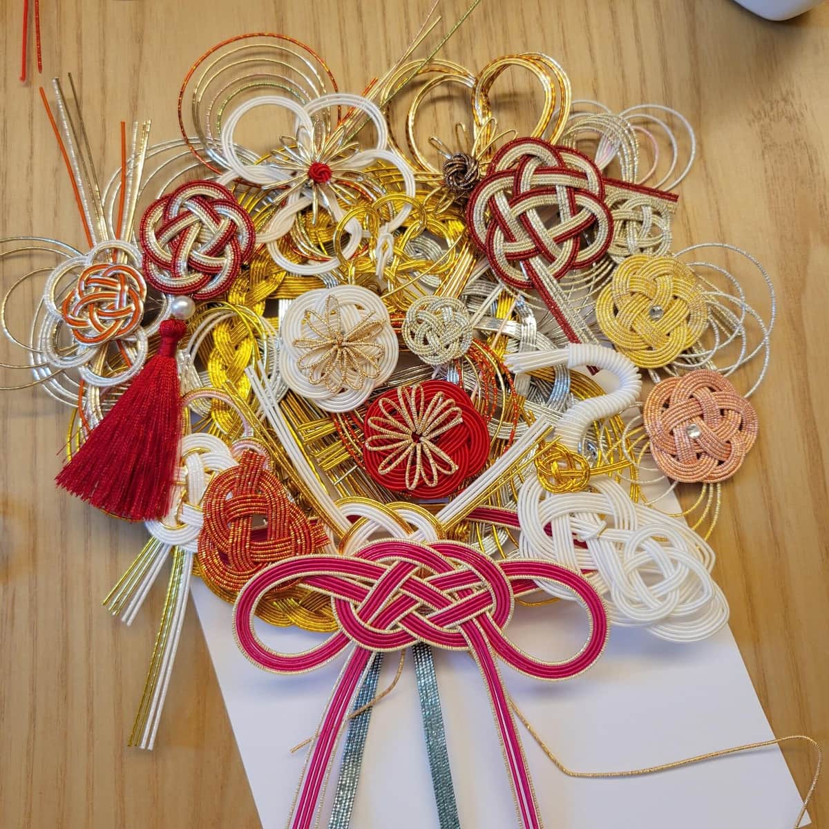 なつめさんが制作した水引のブーケ