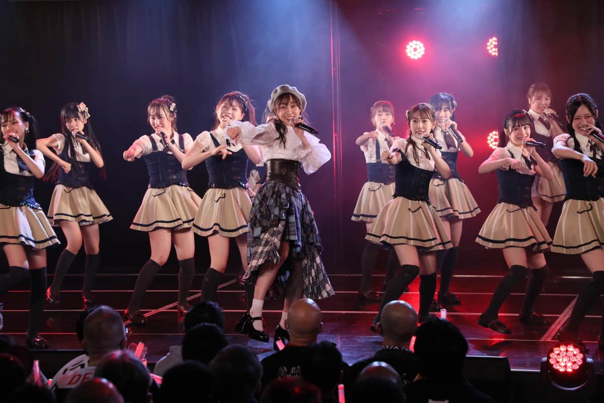 卒業公演には「チームE」メンバー16人が出演した（c）2022 Zest, Inc.