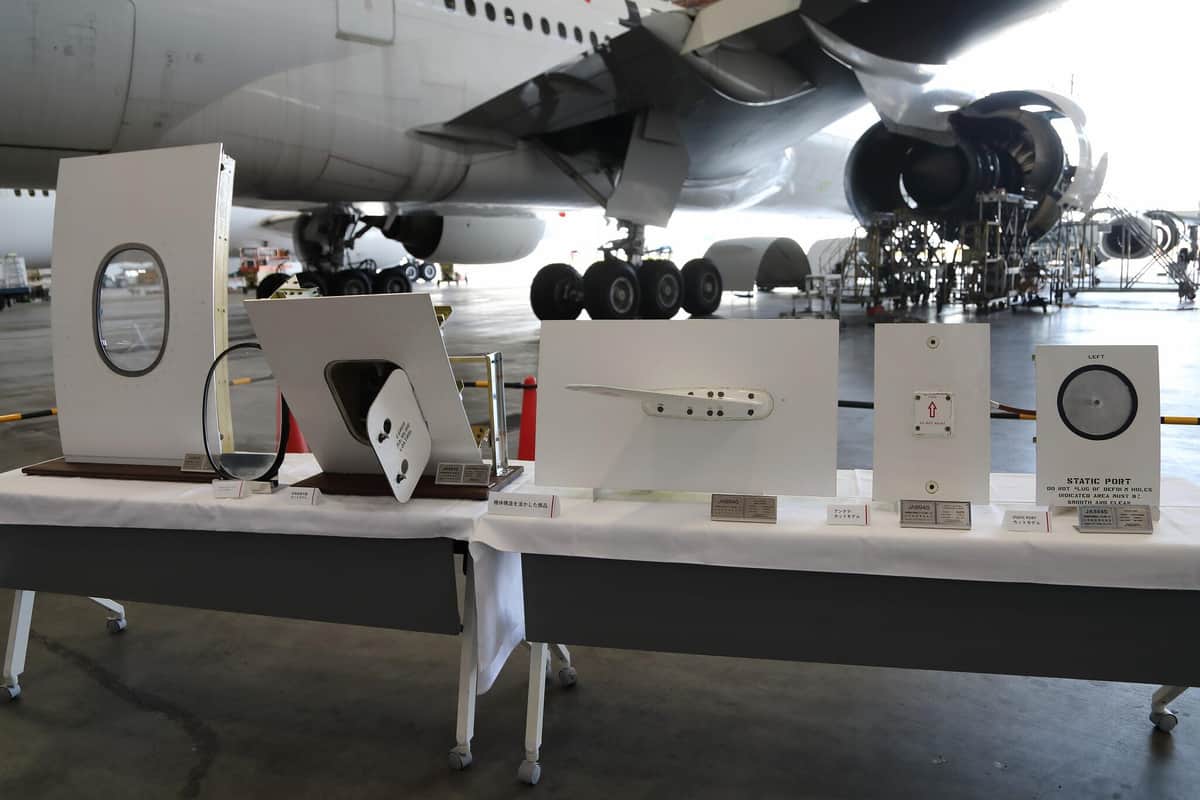 胴体の一部を切り出した部品など、JA8945から出たリサイクル品は12月頃から順次販売