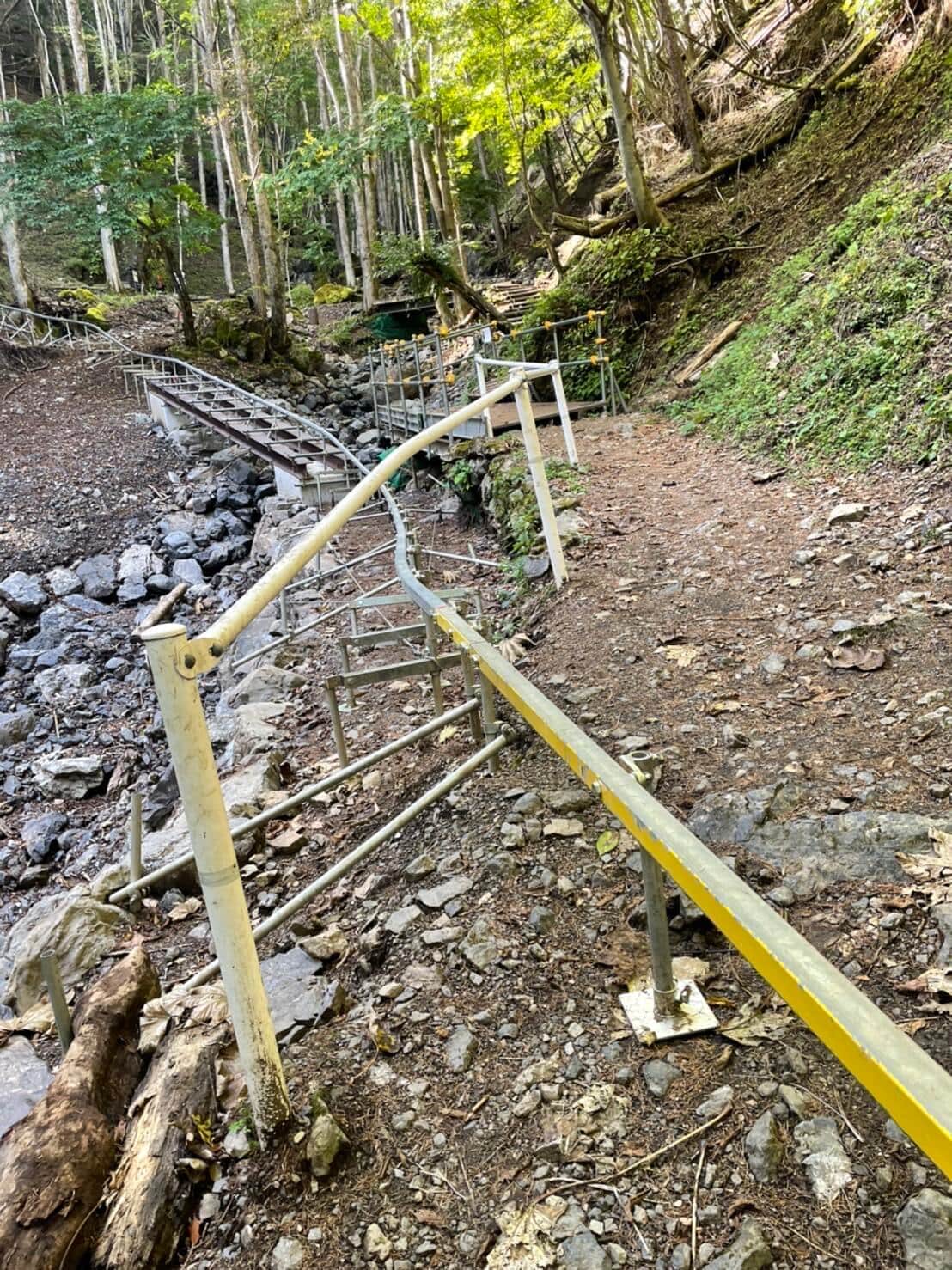 御巣鷹山の山道