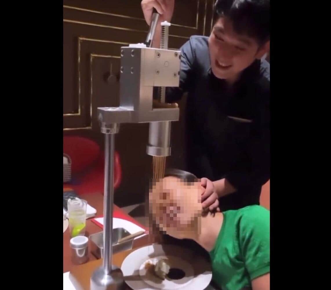 「客の顔面にモンブラン」で批判殺到「下品極まりない」　ルイ・ヴィトンの仏料理店SUGALABO Vシェフが謝罪