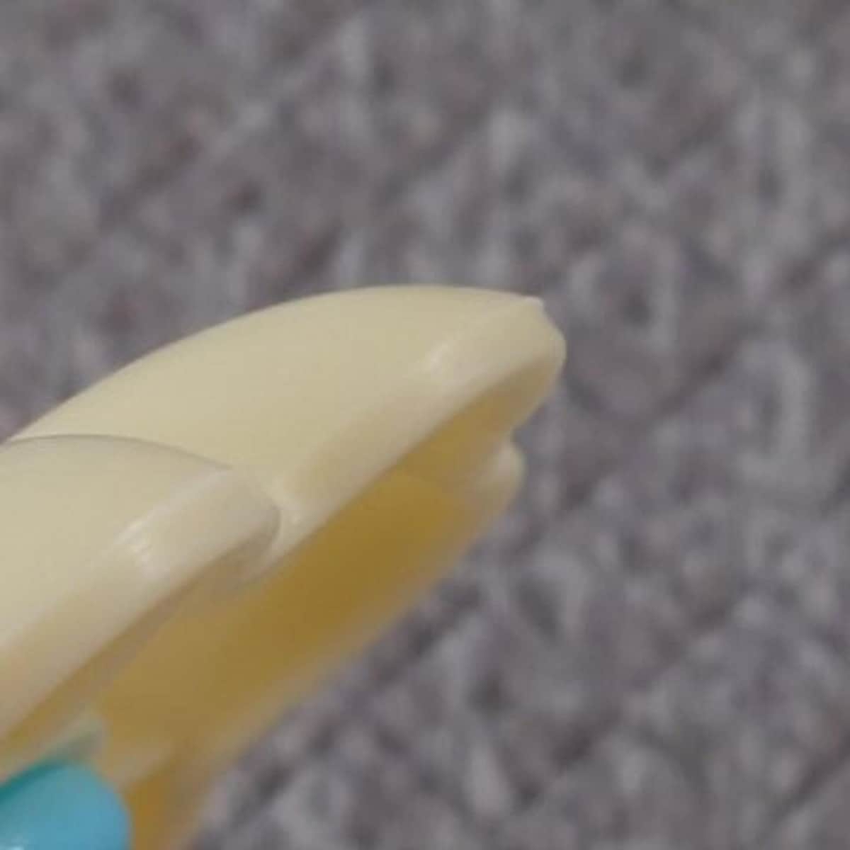 プレート周囲の縁にある突起（写真は、mille＠mille0906さん提供）