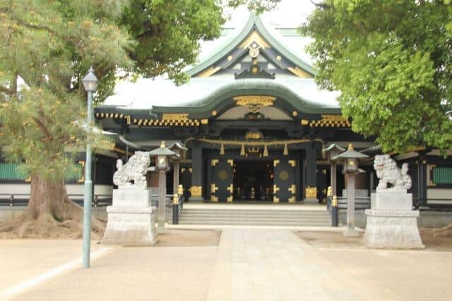 境内にテント設営は「一切許可しない」　早稲田・穴八幡宮、お守り頒布で注意喚起「非常識極まりない行為で正気疑う」