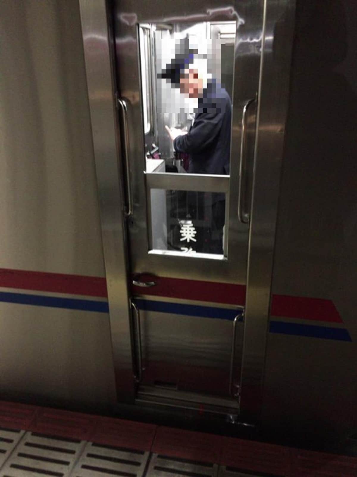 「車掌に異変」で30分超停車、原因は「抗アレルギー剤過剰服用」　救急搬送先で判明...京成電鉄説明