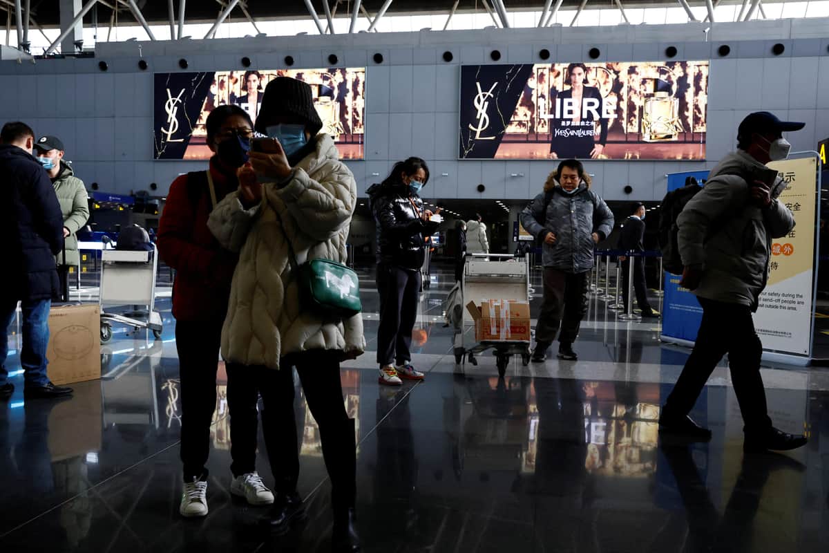 中国の海外旅行解禁に警戒する国が増えている（写真：ロイター/アフロ）