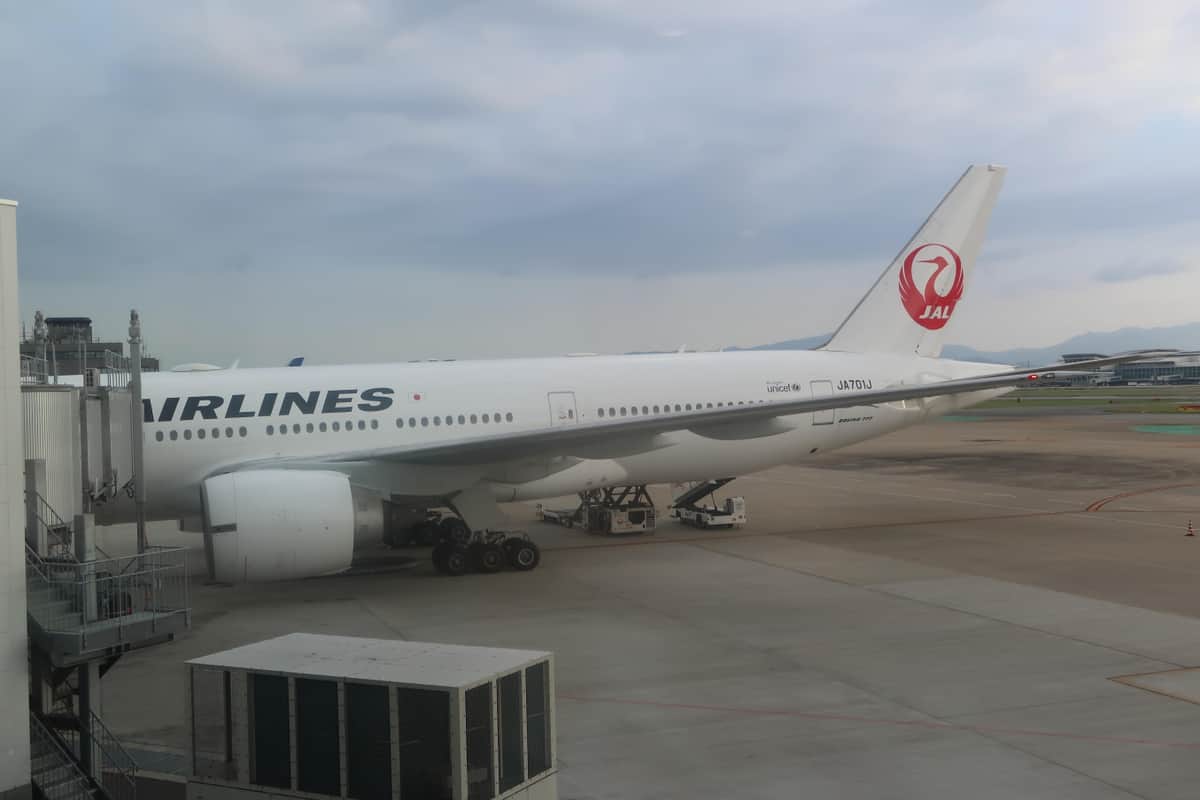 JAL国内線から消える「お値打ち座席」　格安フルフラット体験で人気も...「777」退役で幕