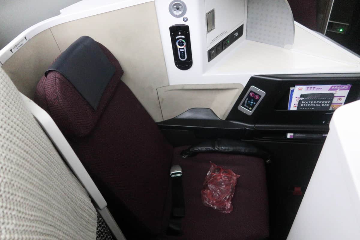 「クラスJ」では、国際線向けのフルフラットシートがそのまま使える