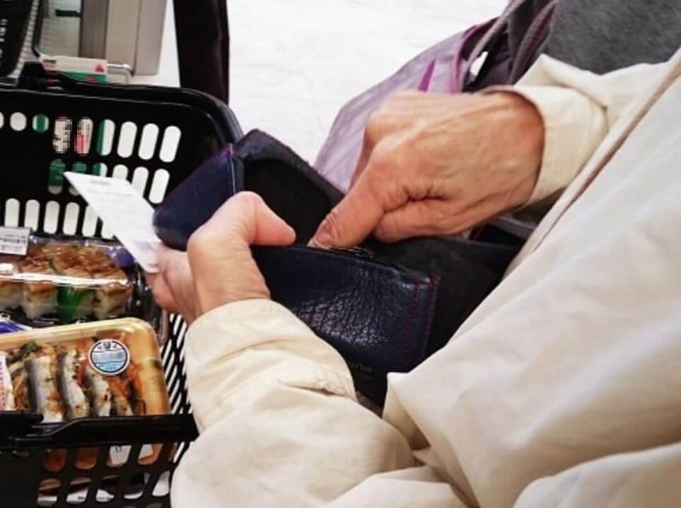 レジ前でホームレスに嫌がらせか（写真はイメージ）