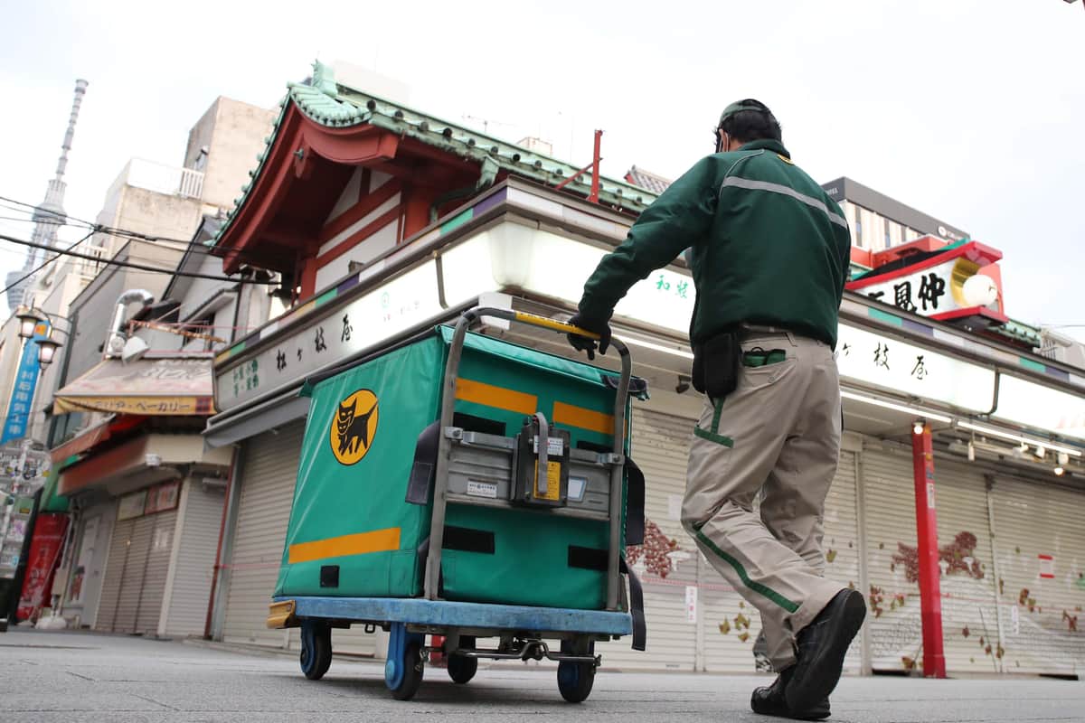 雪で車が立ち往生→配達員2人が救いの手　SNSで賞賛続々、ヤマト運輸「安全確保に貢献は重要な責務」