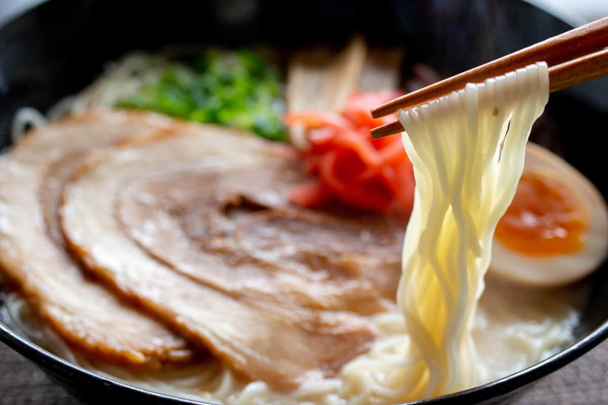 2人で訪れたラーメン店、完食した人は先に退店すべき？「当たり前」「客離れる」SNSでマナー論争