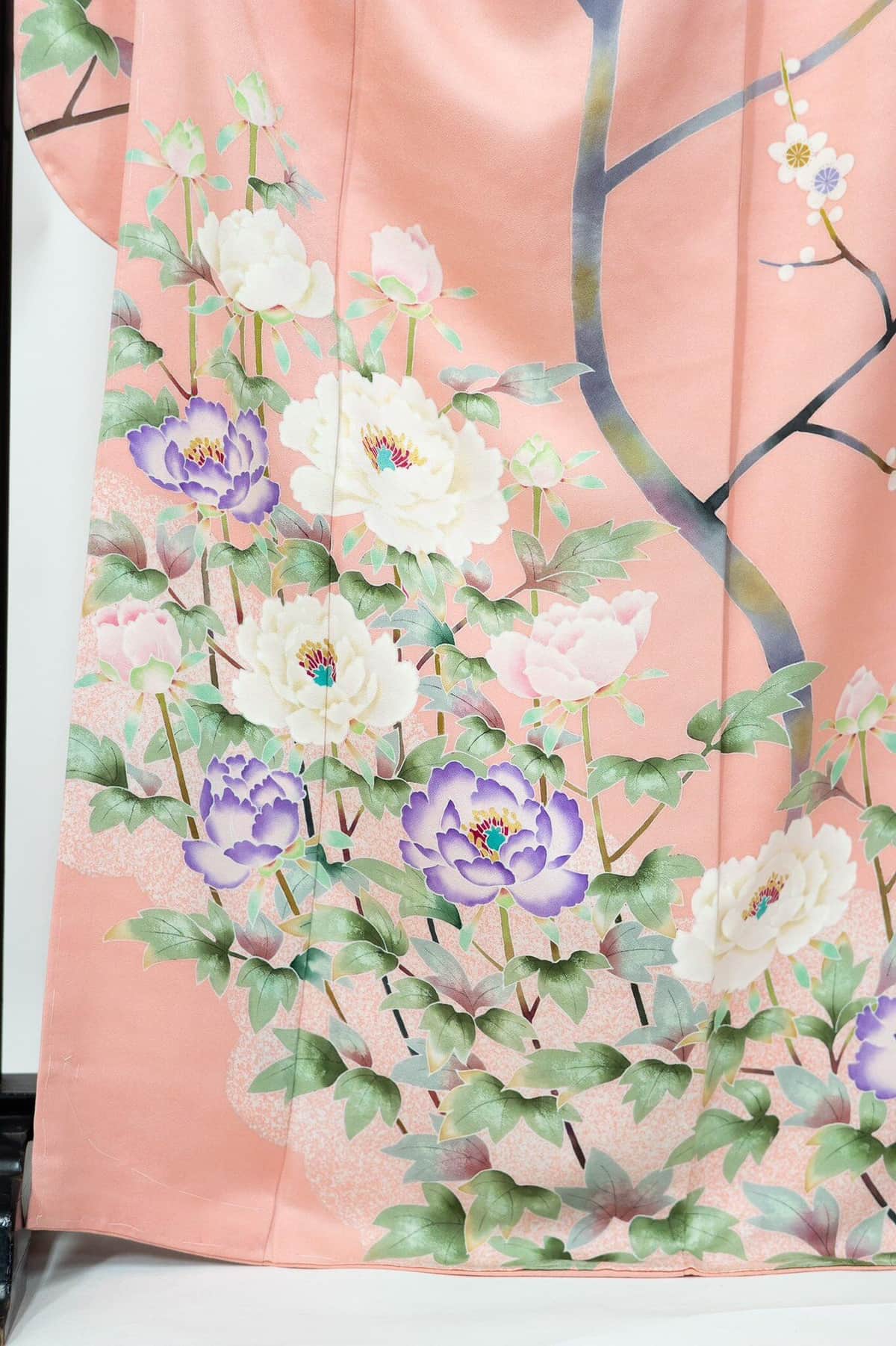 柔和な桜色に染め替わった振袖