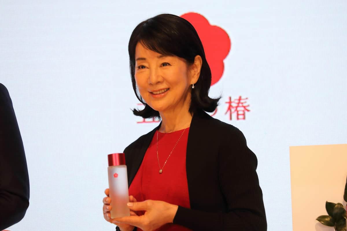 吉永小百合さんがスキンケア商品をPRするのは36年ぶりだ