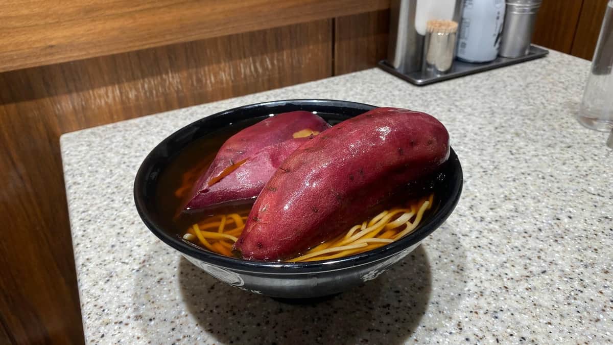 今回話題になった商品（名代富士そば提供）