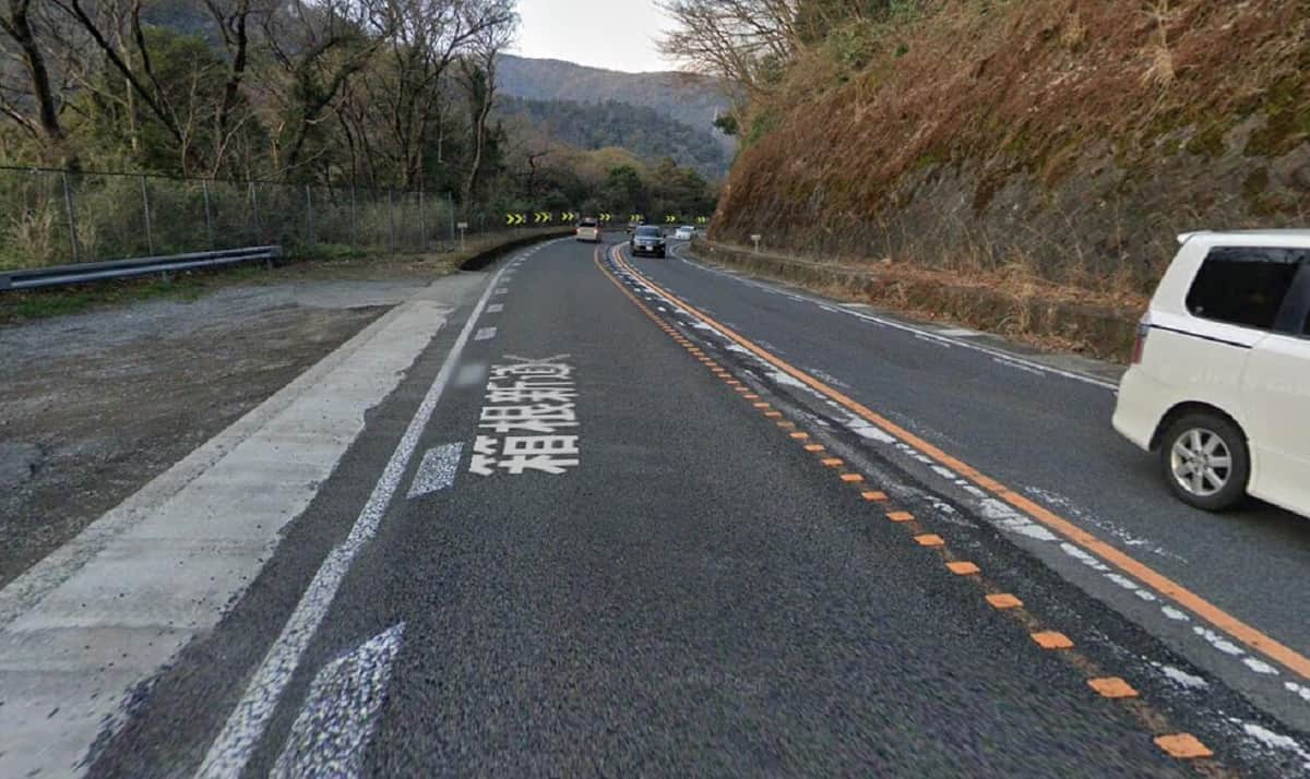 自転車集団、箱根新道を「ルール無視」走行　目撃者がSNSで注意喚起...警察＆国道事務所の見解は