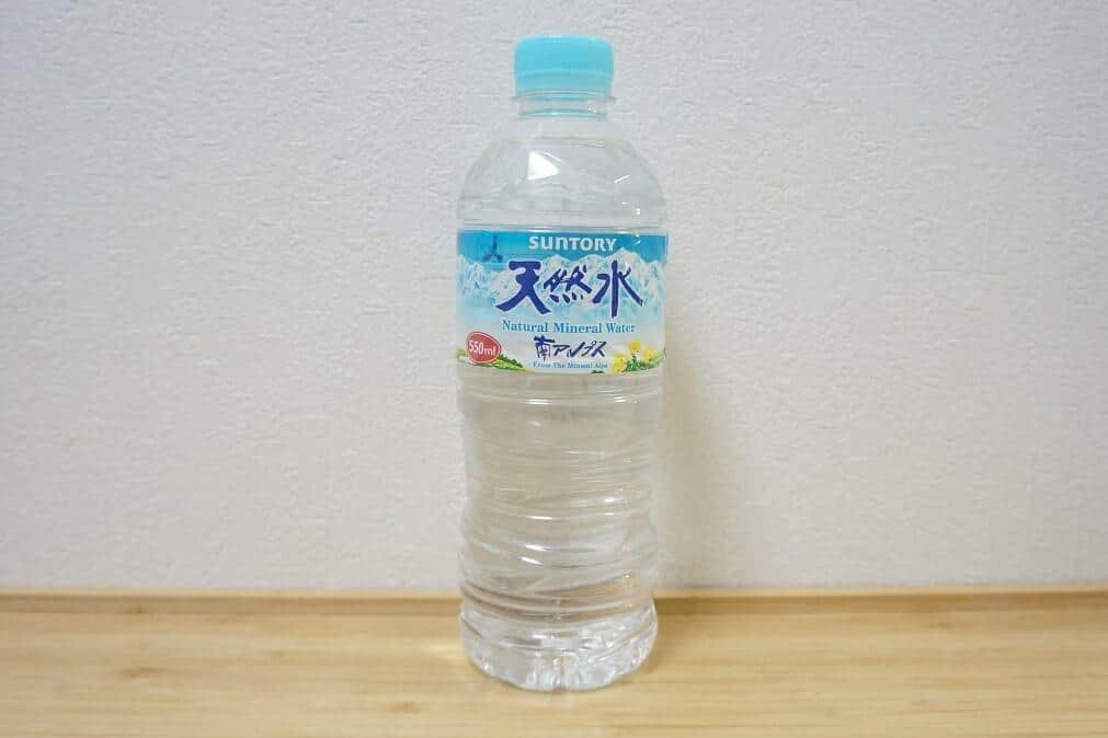 実は「4種類」ある「サントリー天然水」　一体なぜ？どれがどの地域に？広報に聞いた