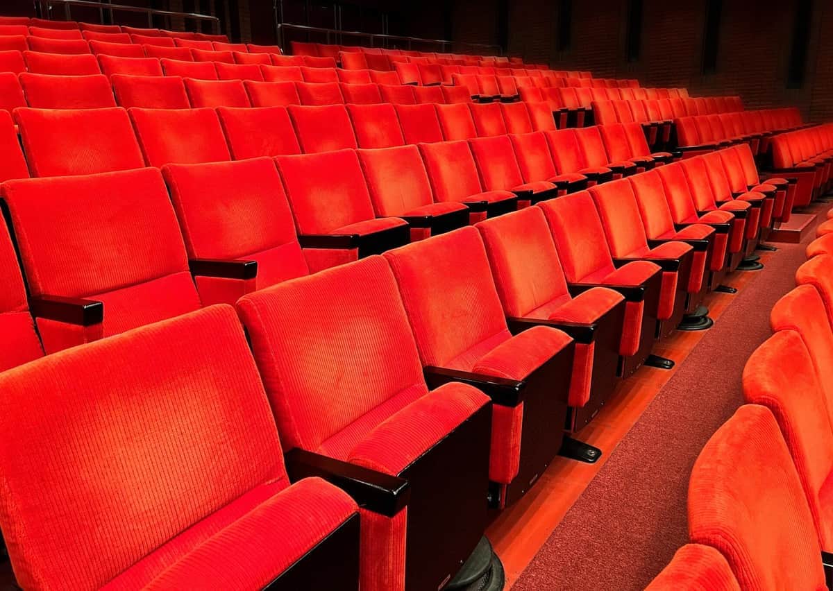 「映画料金2000円」払える？払えない？　値上げめぐりツイッターユーザーに質問→その結果は