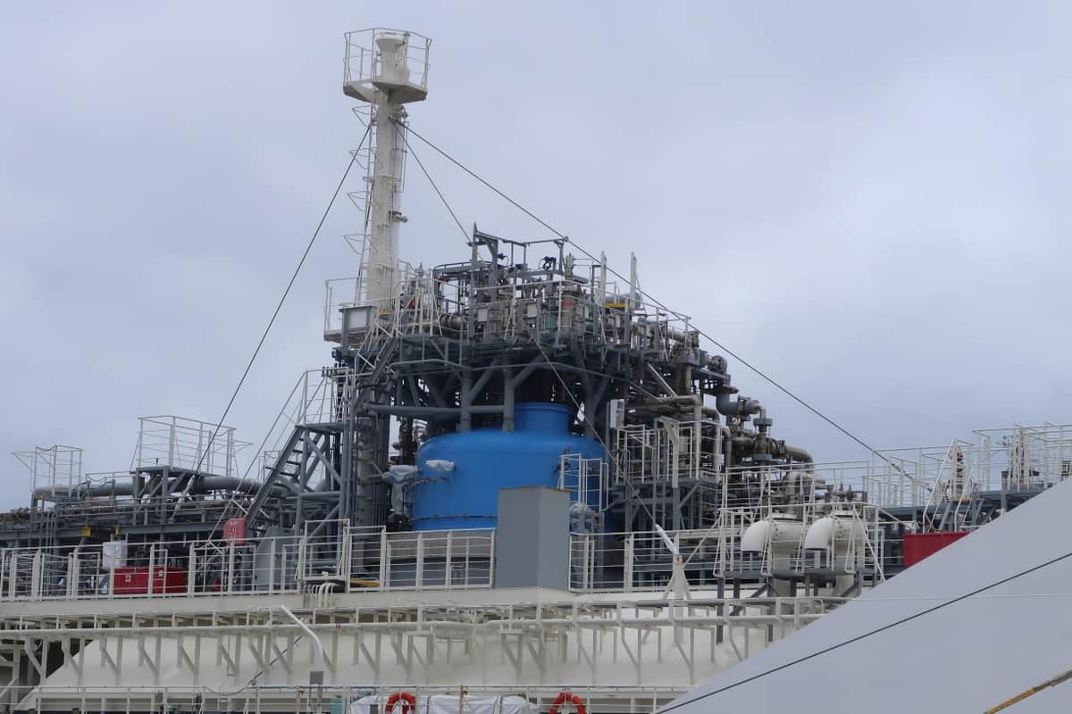 配管は二重で、間が真空になっている。この複雑な仕組みが「高度な技術の肝」だという