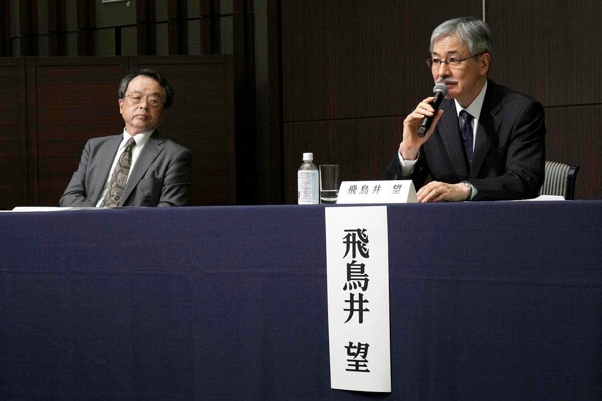 林真琴氏（左）と飛鳥井望氏（写真：AP／アフロ）