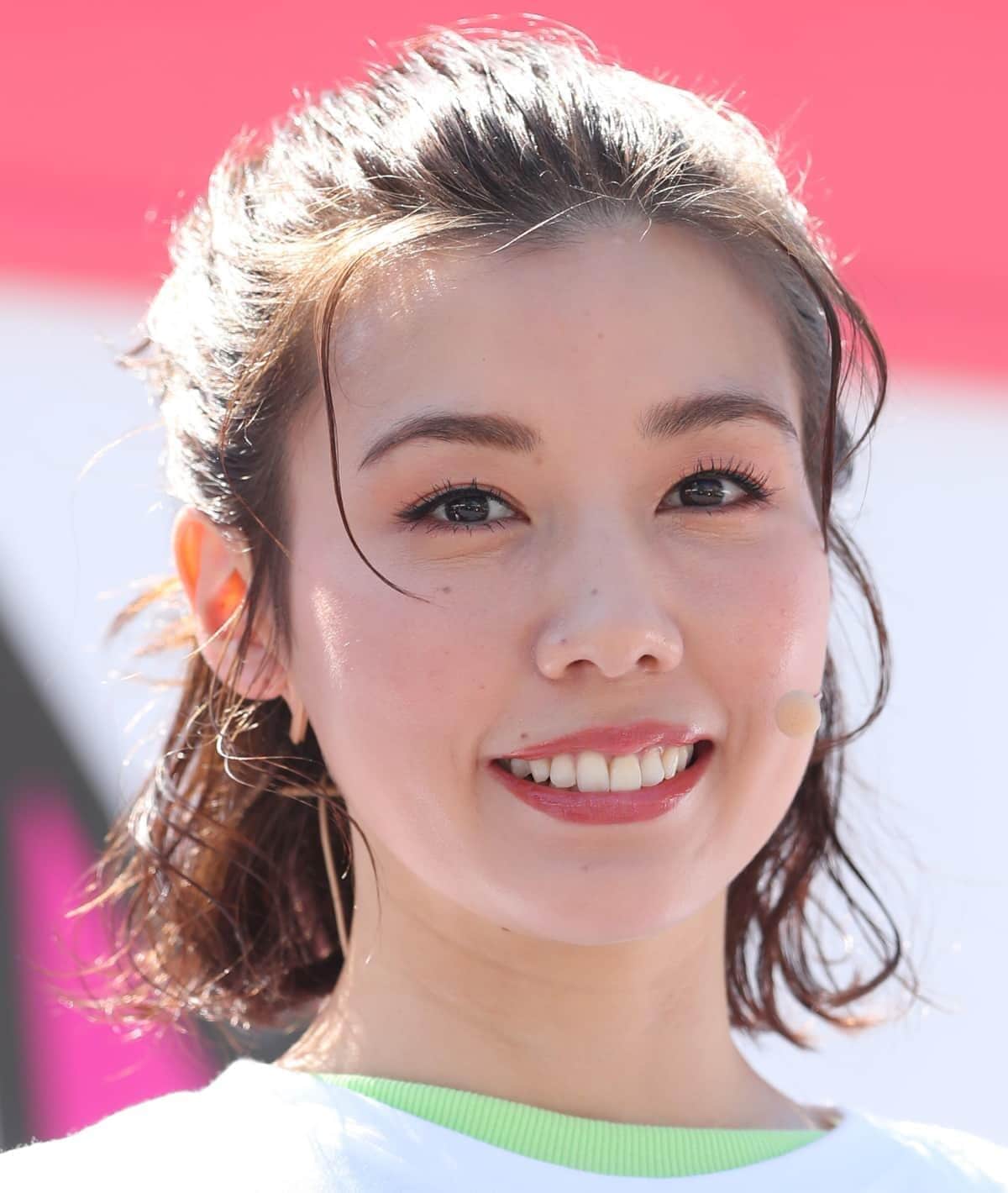 「同じ24時間を過ごしていると思えない」　5時起きでワンオペ育児、仕事にジムも...仲里依紗の多忙すぎる1日にファン驚き