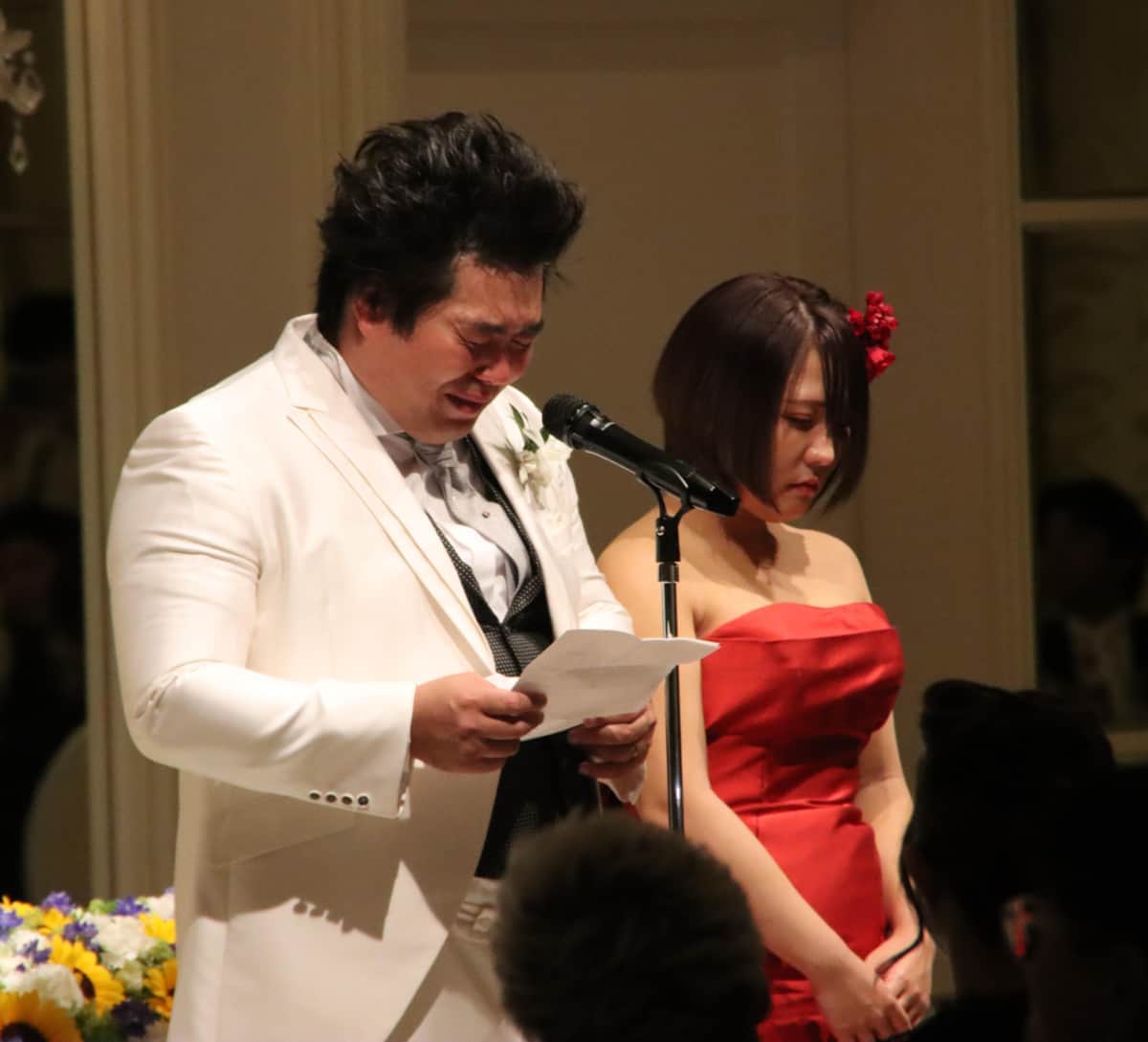 「裁判期間中も毎日泣いちょる姿を見た」　元迷惑系YouTuber、結婚式で両親に涙の懺悔「本当に俺ってクズなんや」