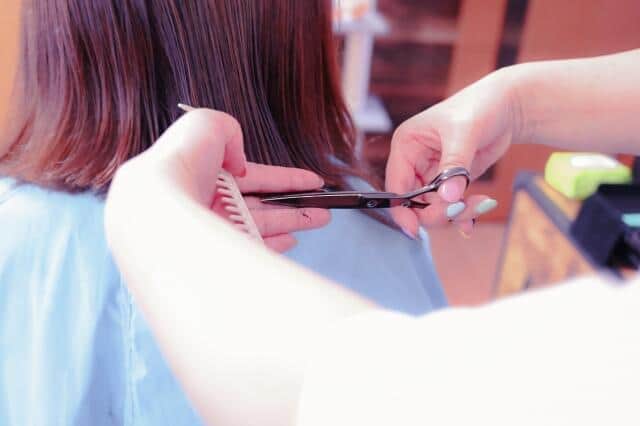 「がちでお願い...泊めてください」客にいきなりインスタDM　告発で発覚、美容院が謝罪